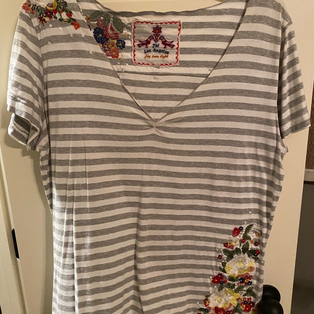 JWLA cotton tee with embroidery- size XL